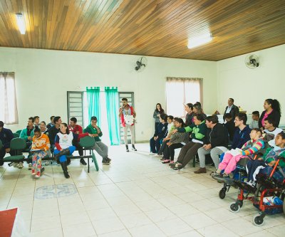  Visita a APAE Capela do ALto-SP