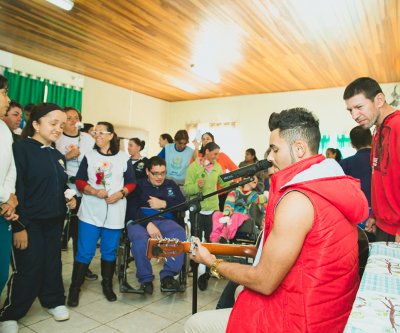  Visita a APAE Capela do ALto-SP