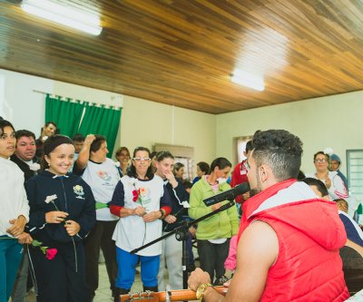  Visita a APAE Capela do ALto-SP