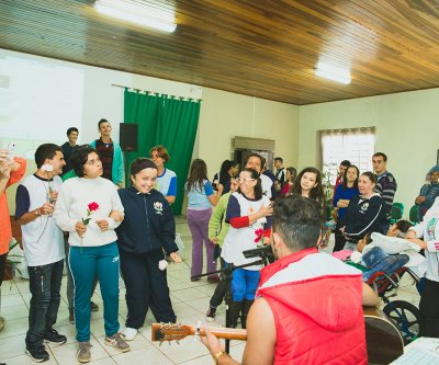  Visita a APAE Capela do ALto-SP