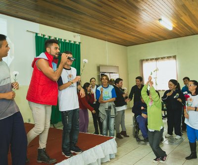  Visita a APAE Capela do ALto-SP