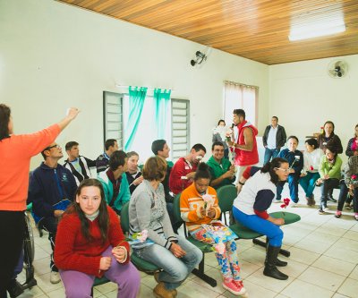  Visita a APAE Capela do ALto-SP