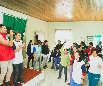  Visita a APAE Capela do ALto-SP